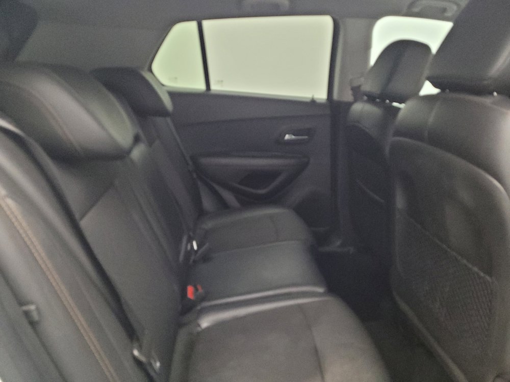 Used 2020 Chevrolet Trax LT w/ LT Convenience Package FWD image 19