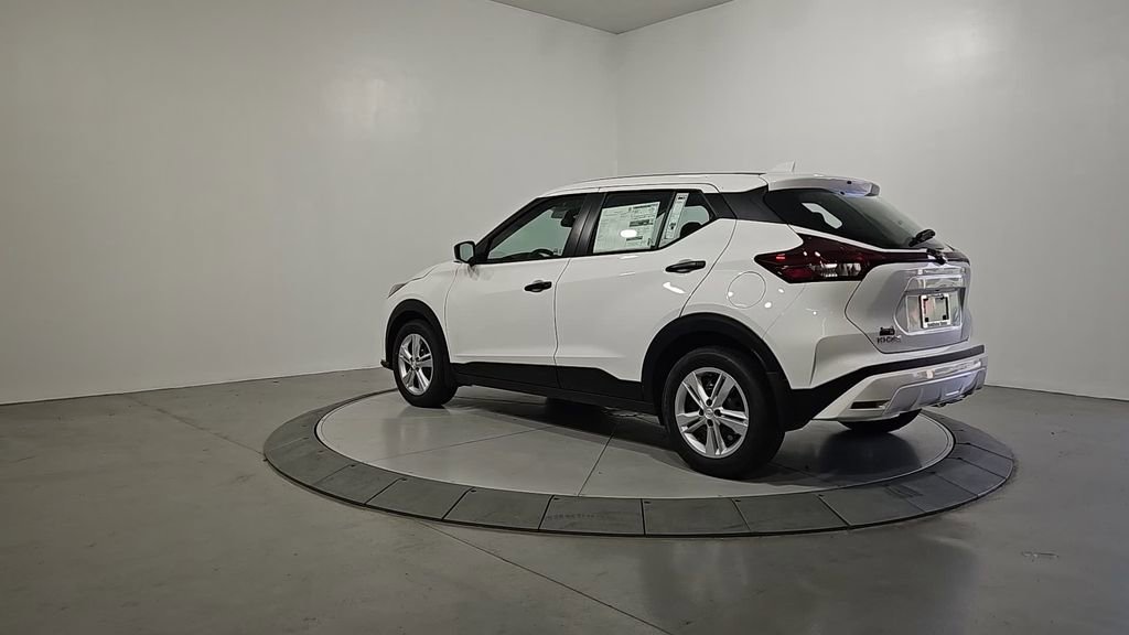 New 2025 Nissan Kicks Play S image 3