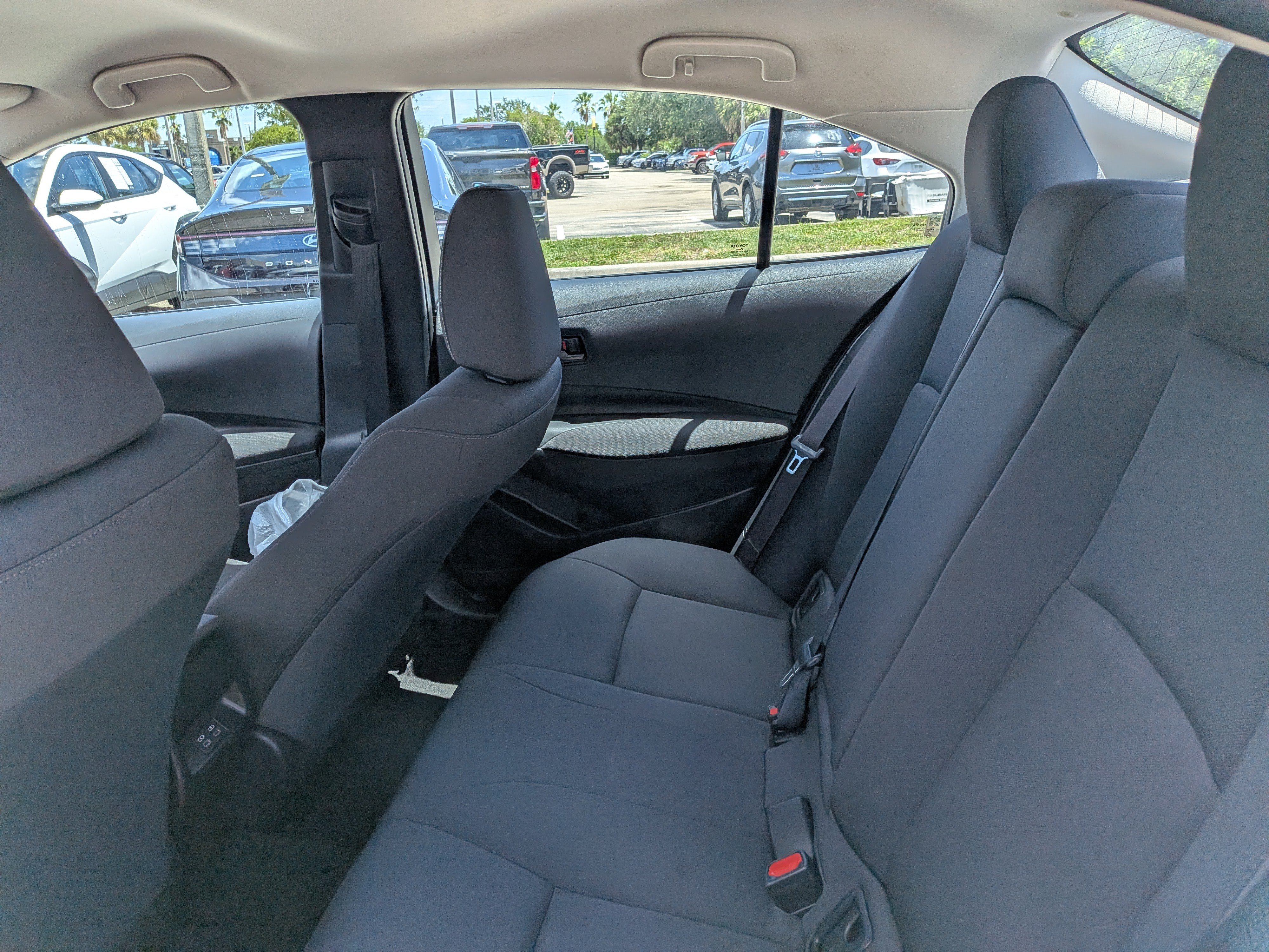 Used 2025 Toyota Corolla LE FWD image 13