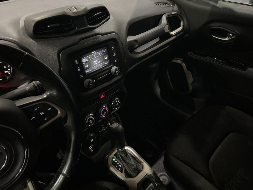 Used 2017 Jeep Renegade Latitude image 8