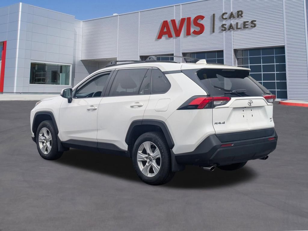 Used 2021 Toyota RAV4 XLE w/ Convenience Package image 9