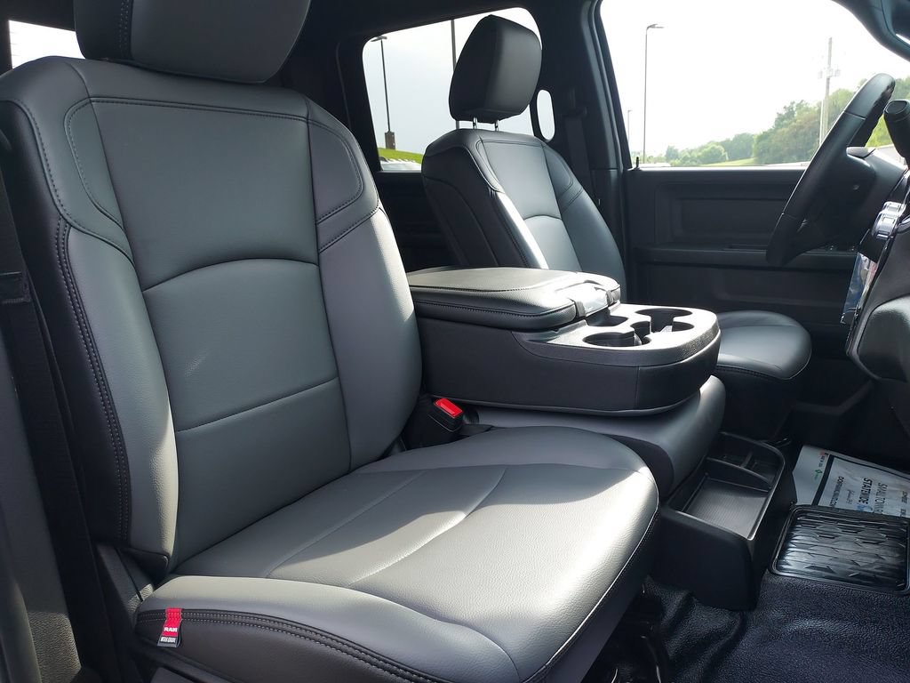 New 2026 RAM 3500 Tradesman AWD/4WD image 30