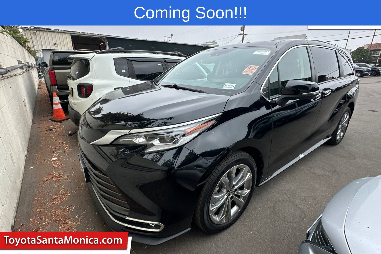 Certified 2022 Toyota Sienna Platinum