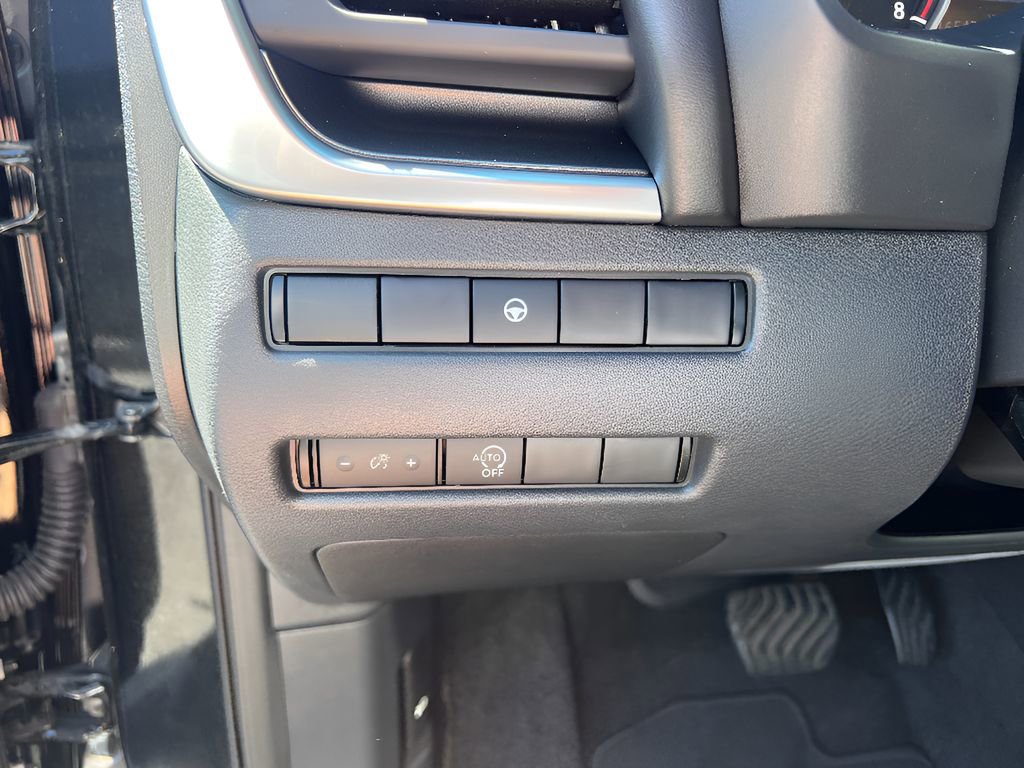 Used 2023 Nissan Rogue SV FWD image 21