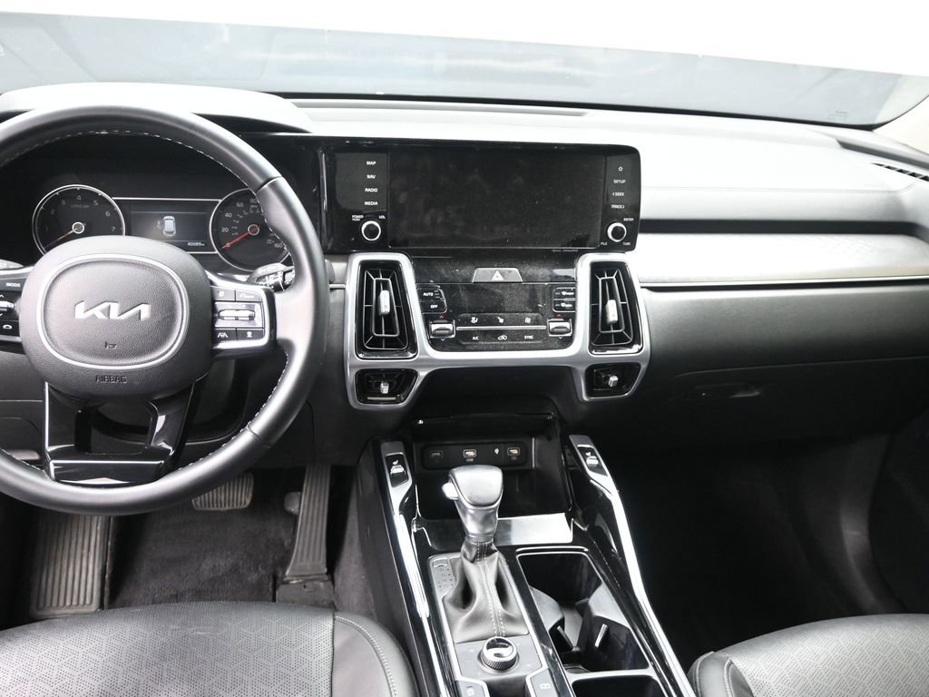 Used 2022 Kia Sorento SX image 12