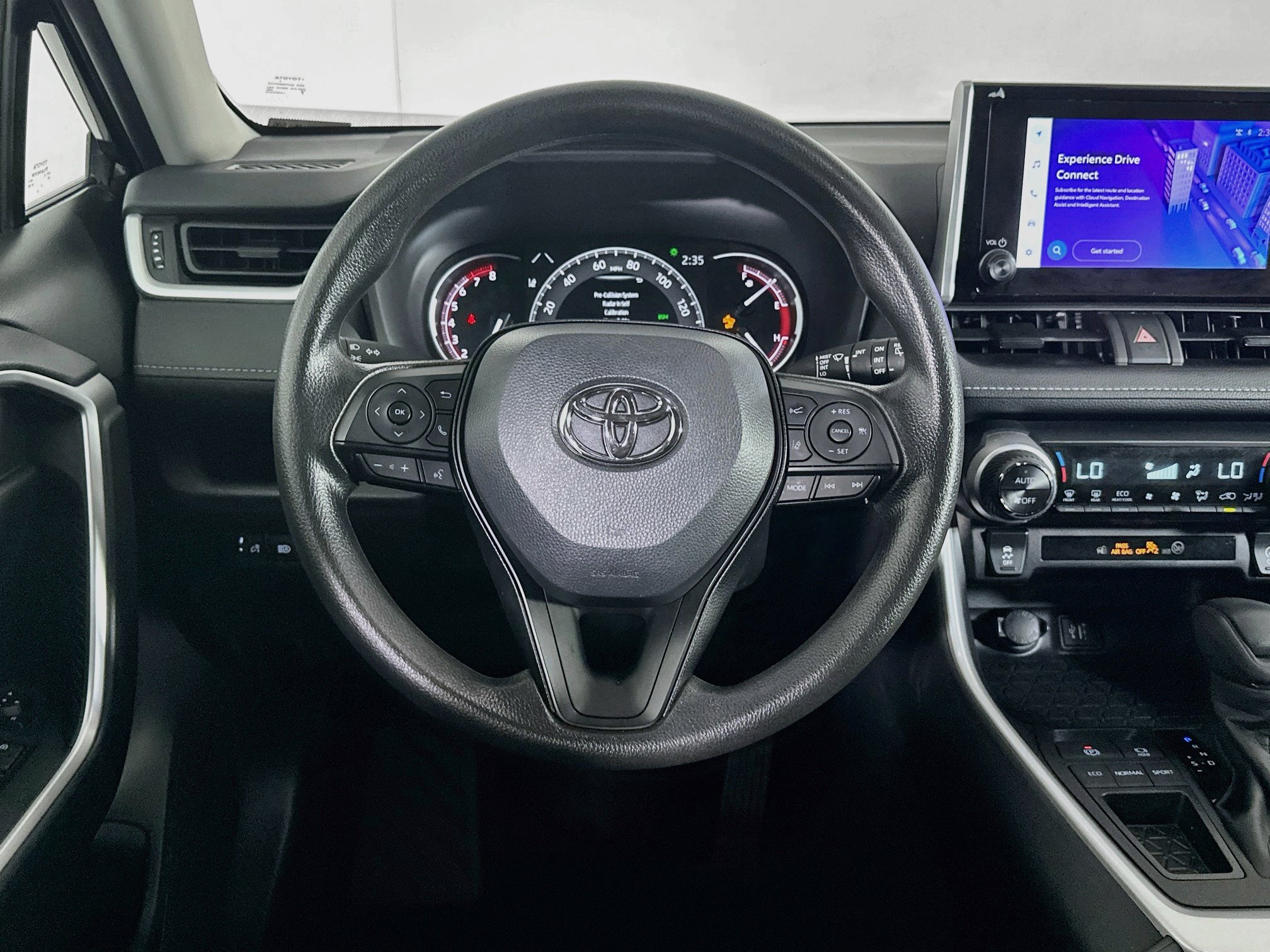 Used 2025 Toyota RAV4 XLE FWD image 18
