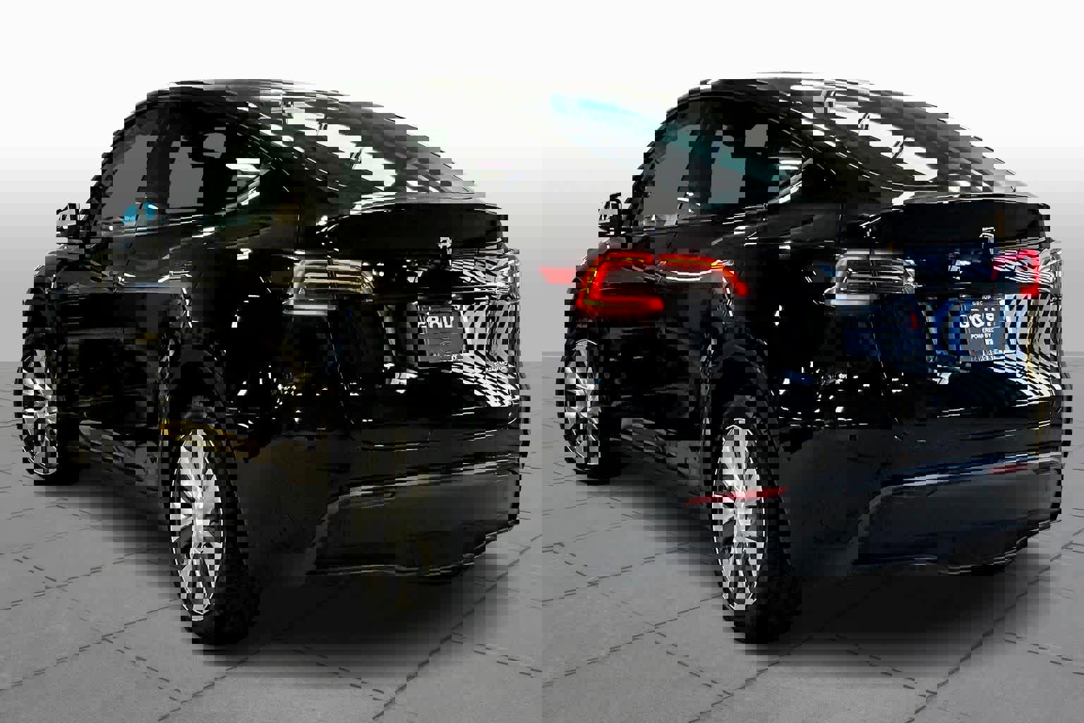 Used 2023 Tesla Model Y AWD image 11