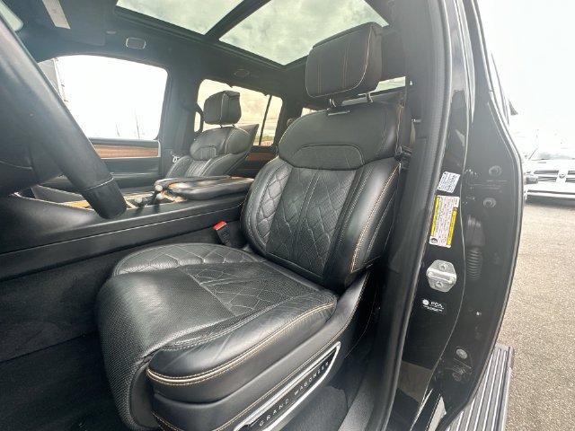 Used 2022 Jeep Grand Wagoneer Series III w/ Rear Seat Video Group 1 AWD/4WD image 14