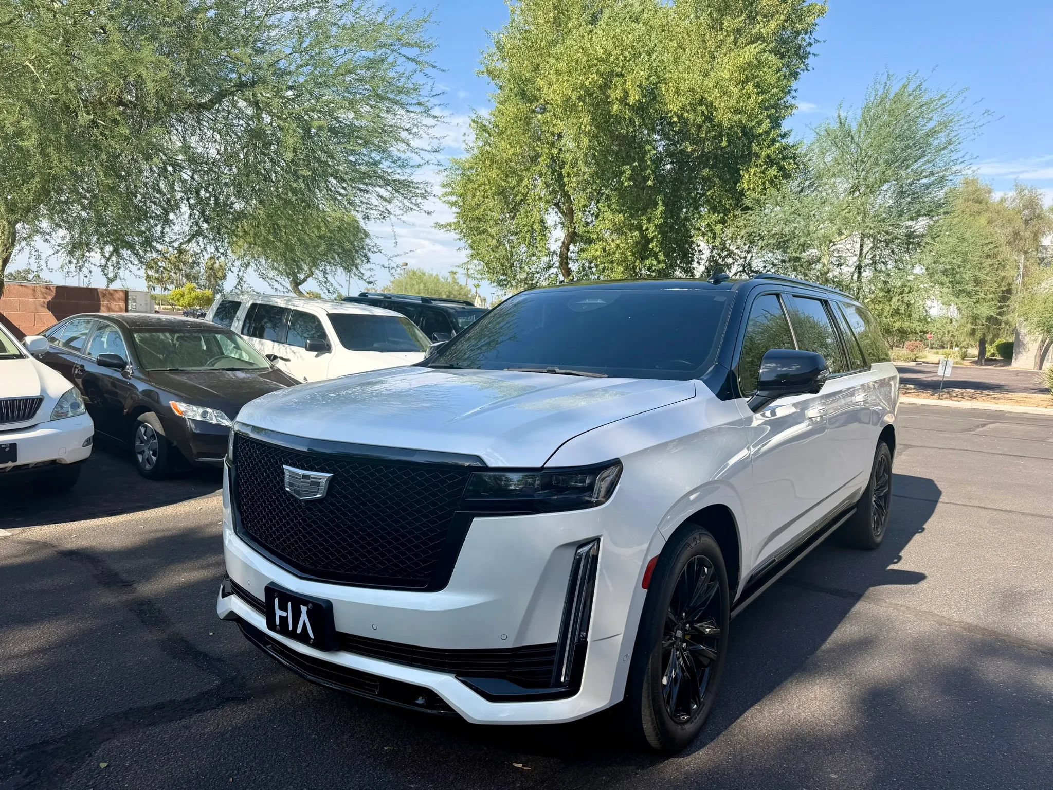 Used 2021 Cadillac Escalade ESV Sport Platinum w/ LPO, ONYX Package AWD/4WD image 1