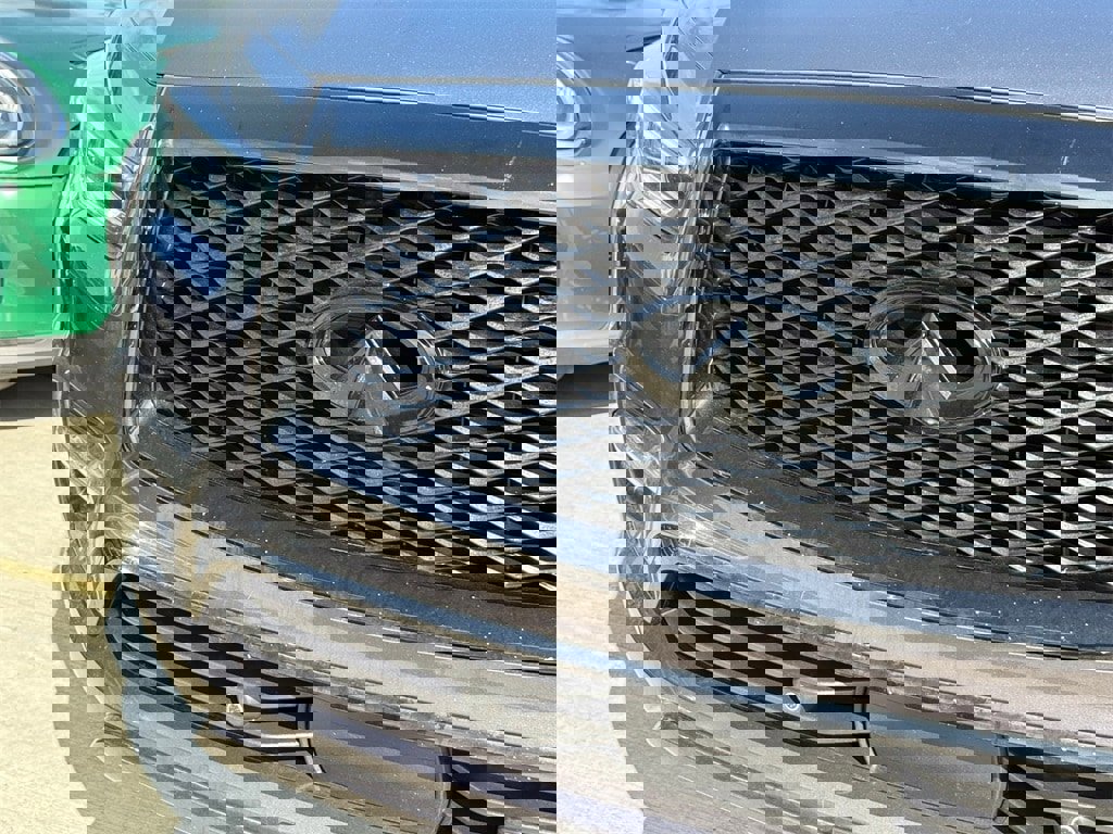 Used 2023 INFINITI QX80 Sensory w/ All-Season Package image 4