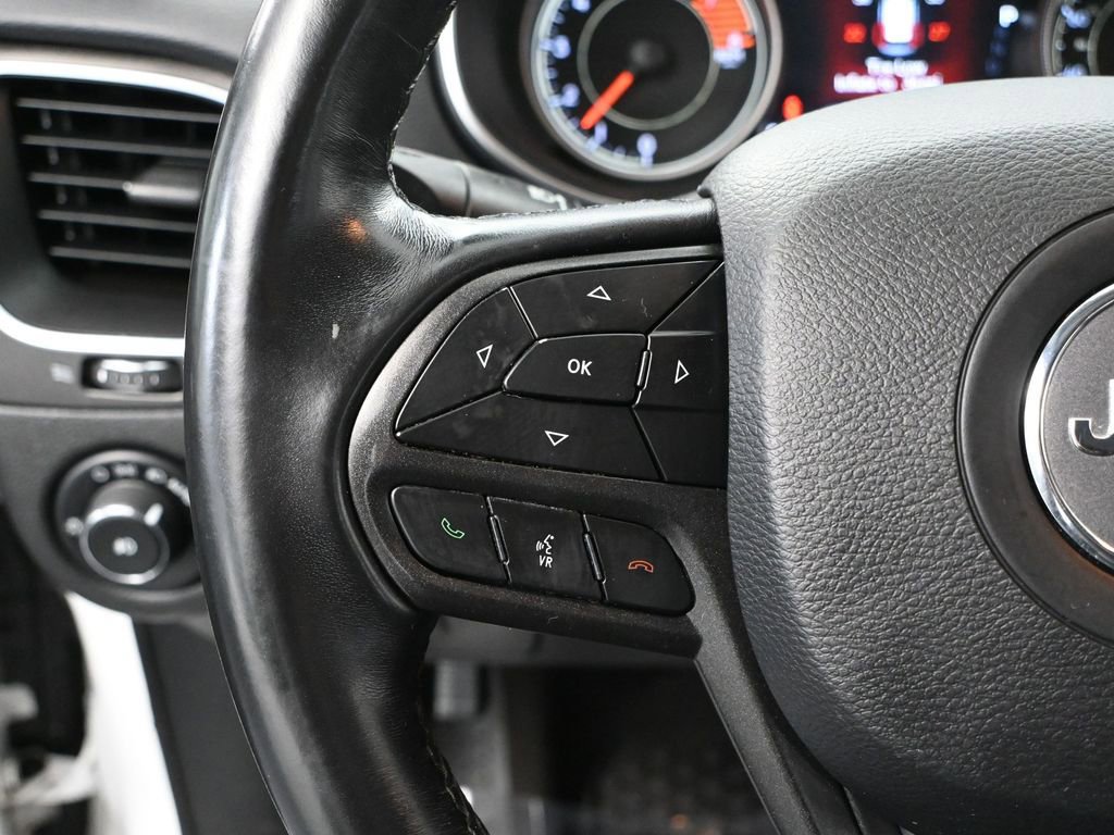 Used 2019 Jeep Cherokee Trailhawk image 26