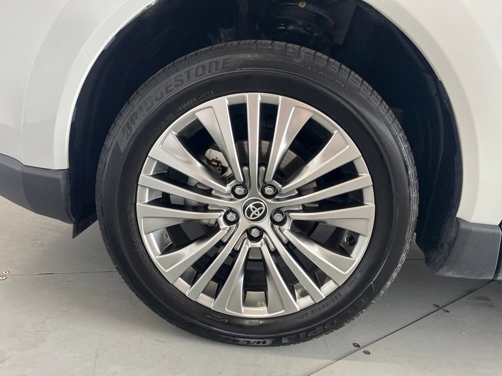 Used 2024 Toyota Venza Limited AWD/4WD image 15