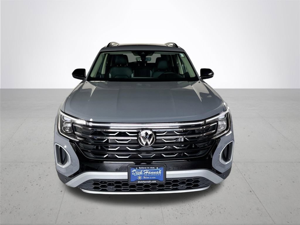 New 2026 Volkswagen Atlas Peak Edition image 3