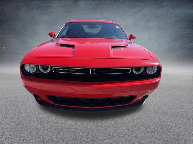 Used 2016 Dodge Challenger SXT RWD image 3