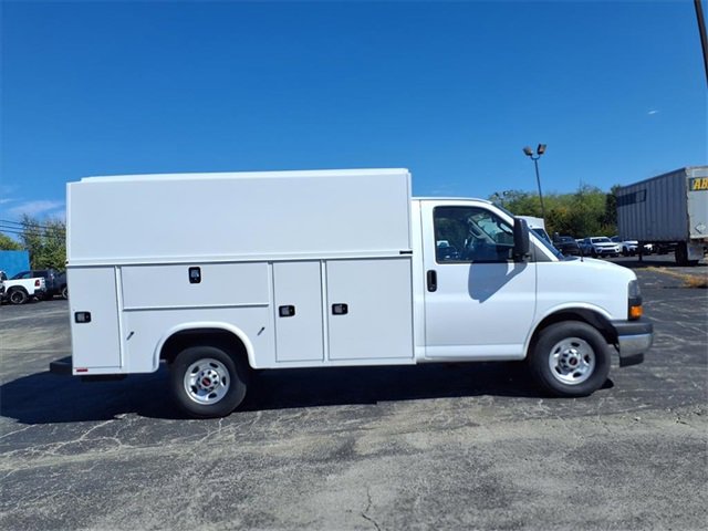 New 2025 GMC Savana 3500 w/ Power Convenience Package image 2