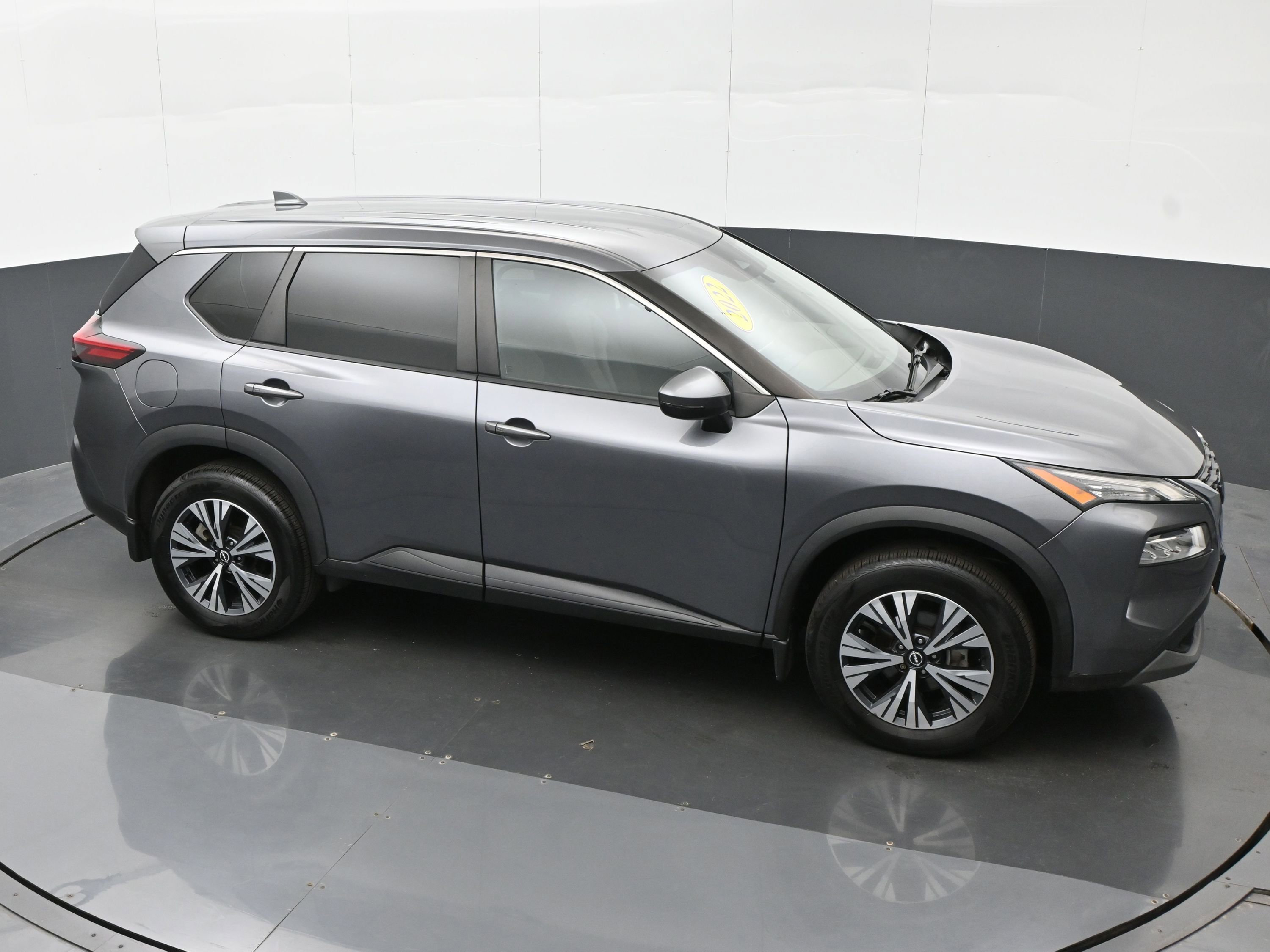 Used 2022 Nissan Rogue SV image 32
