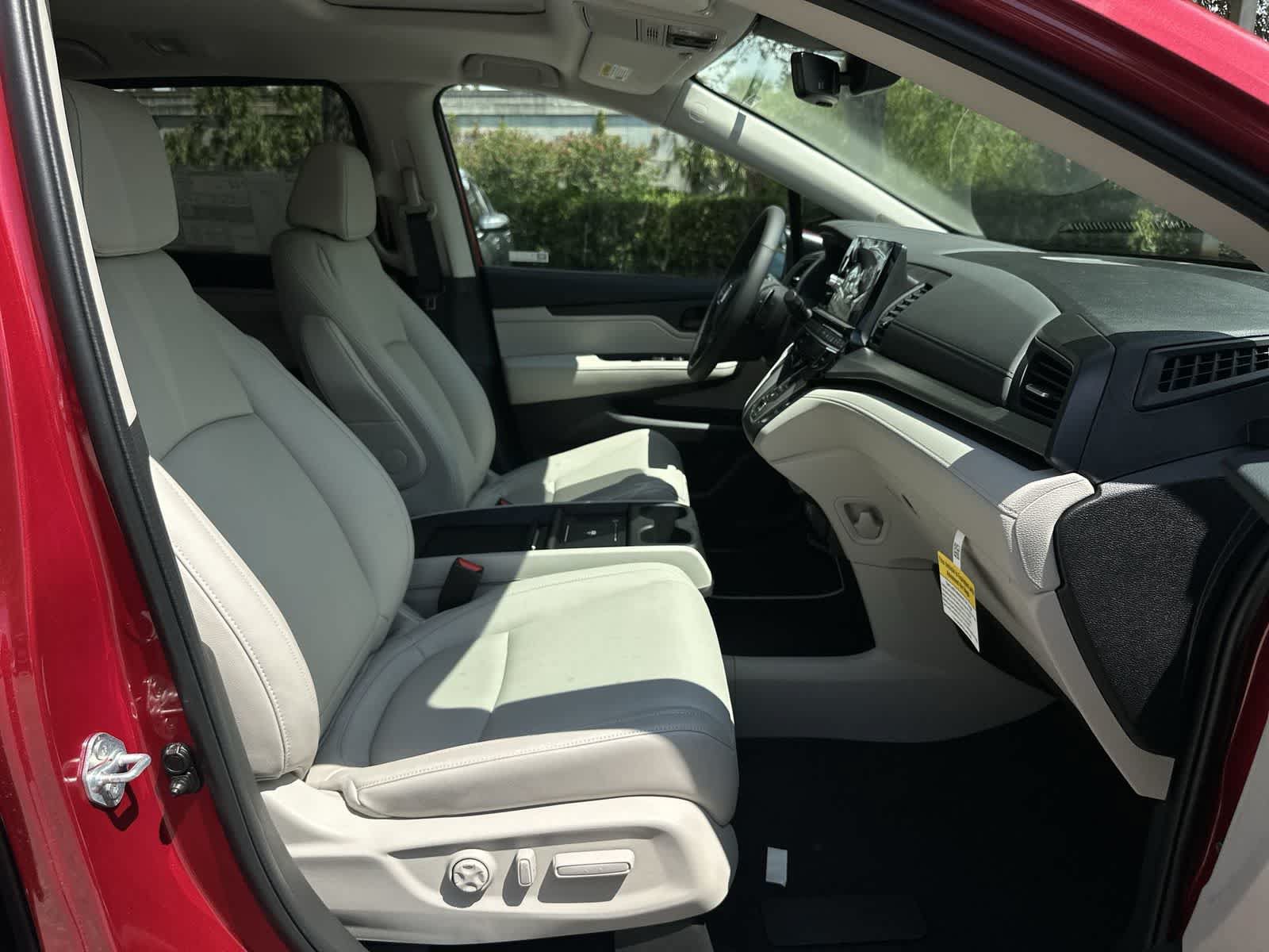 New 2027 Honda Odyssey EX-L image 17