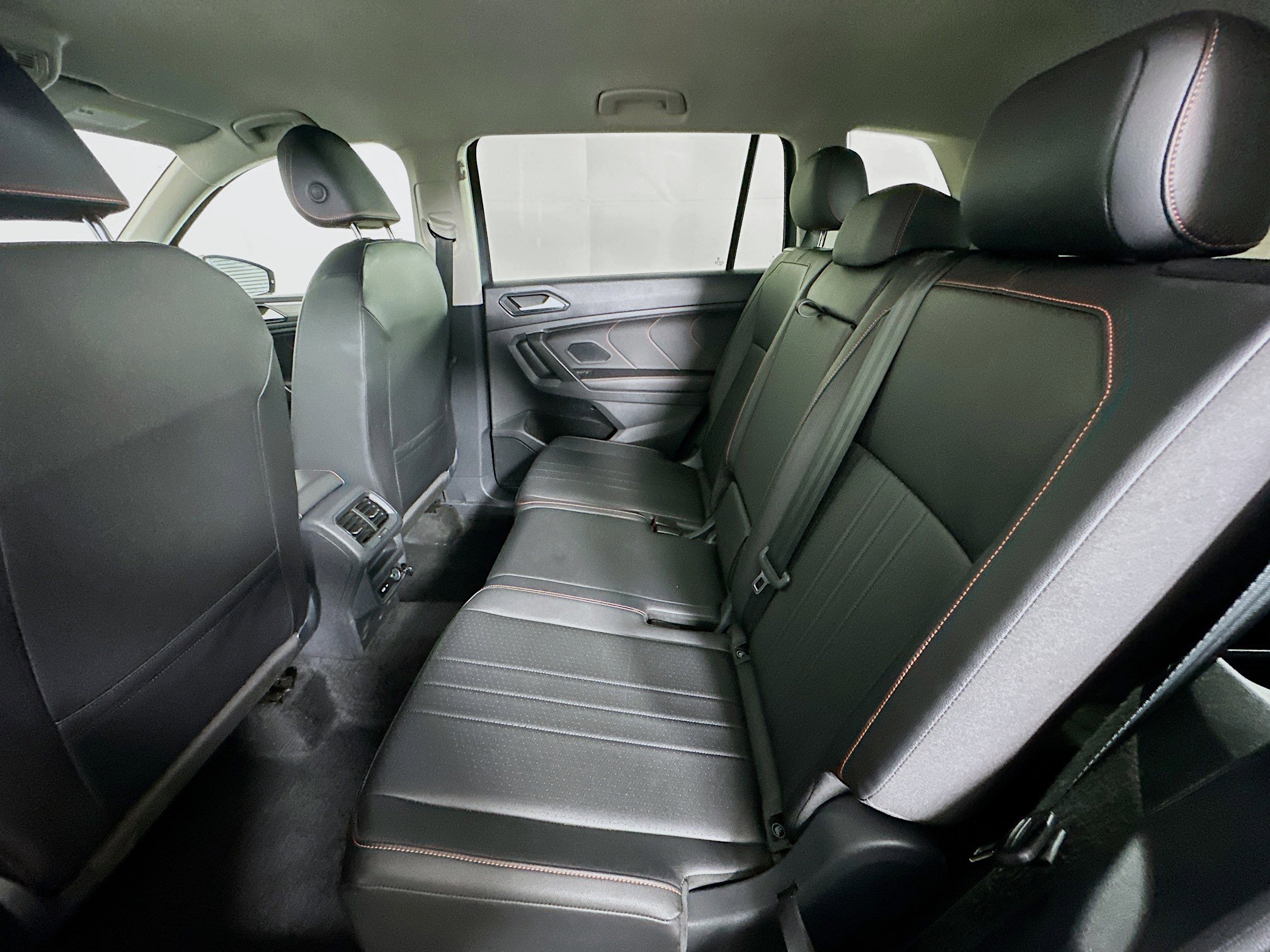 Used 2024 Volkswagen Tiguan Wolfsburg Edition image 26