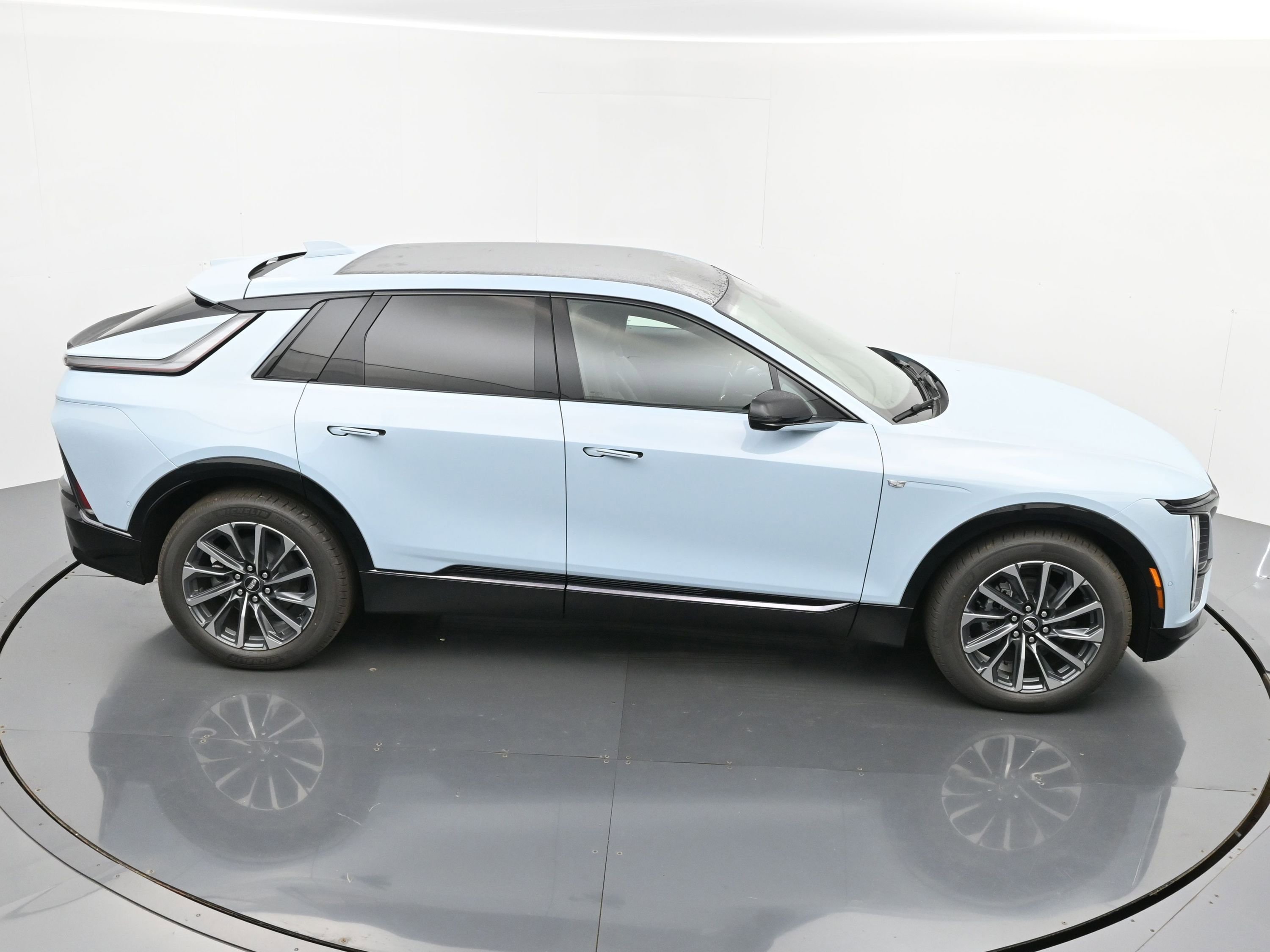 New 2026 Cadillac Lyriq Sport image 28