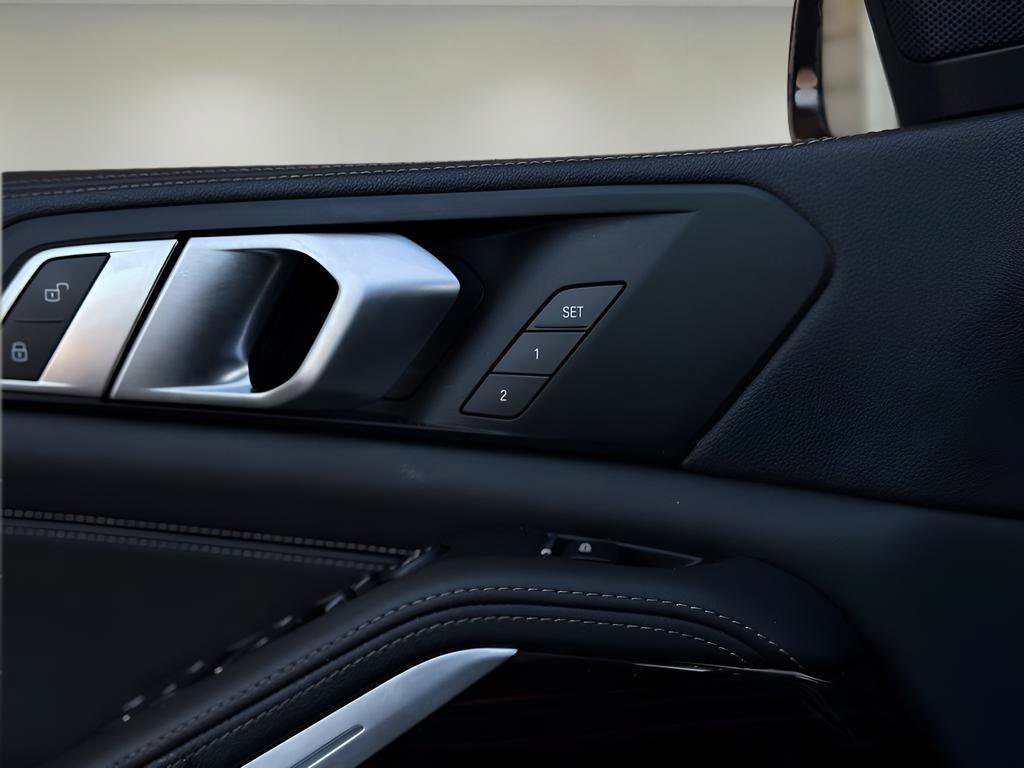 Used 2023 BMW X5 xDrive45e image 23