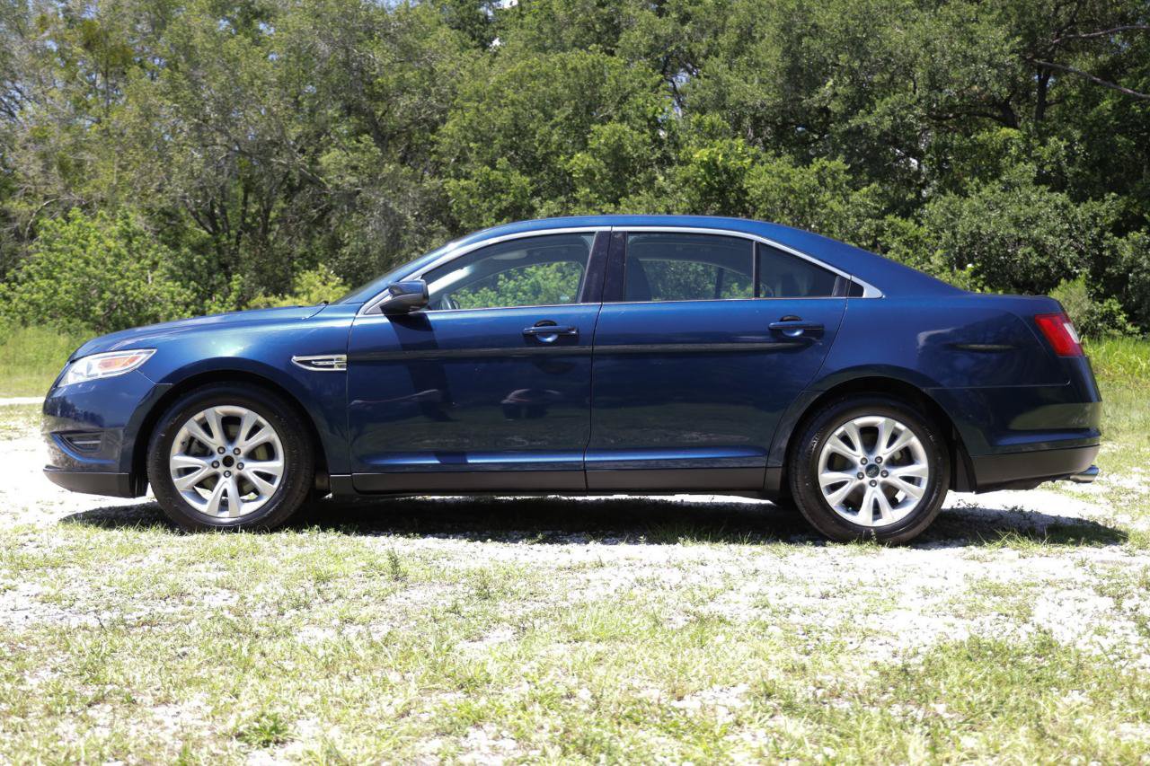 Used 2012 Ford Taurus SEL FWD image 3