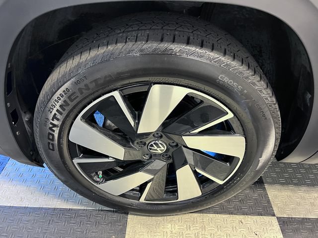 Certified 2024 Volkswagen Atlas Cross Sport SE w/ Panoramic Sunroof Package FWD image 9