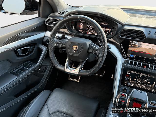 Used 2022 Lamborghini Urus AWD/4WD image 14
