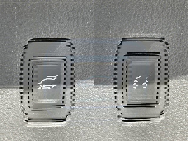 Used 2020 Buick Enclave Avenir w/ Avenir Technology Package image 32