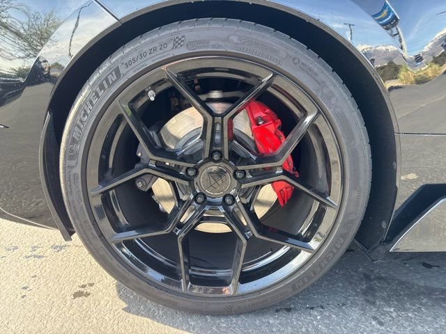 Used 2024 Chevrolet Corvette Stingray Premium Cpe w/ Z51 Performance Package RWD image 9