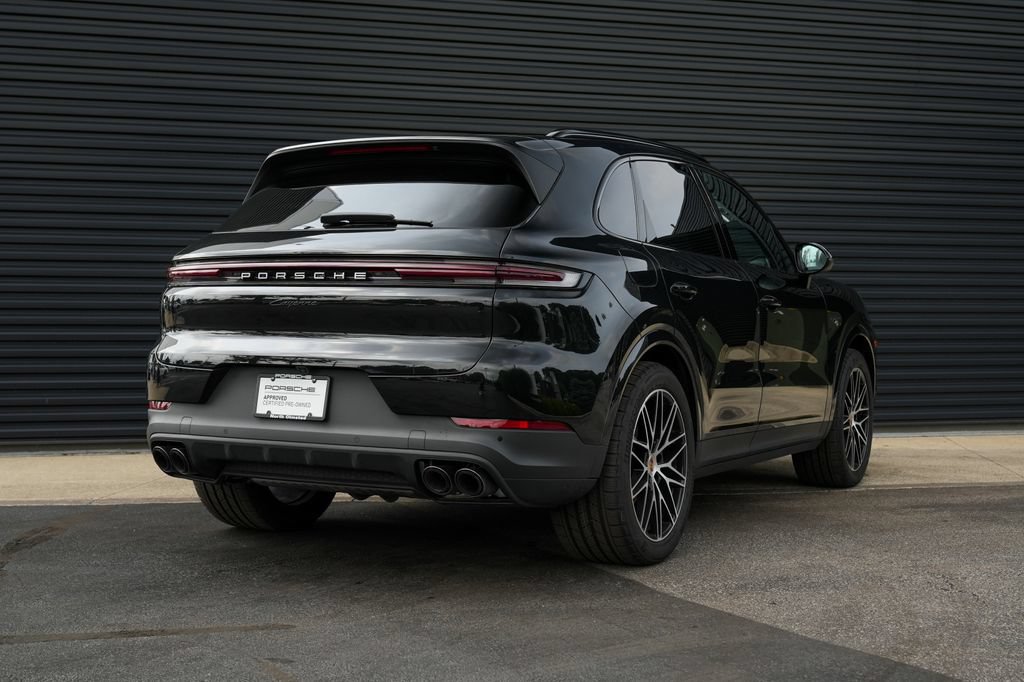 Certified 2025 Porsche Cayenne E-Hybrid AWD/4WD image 14