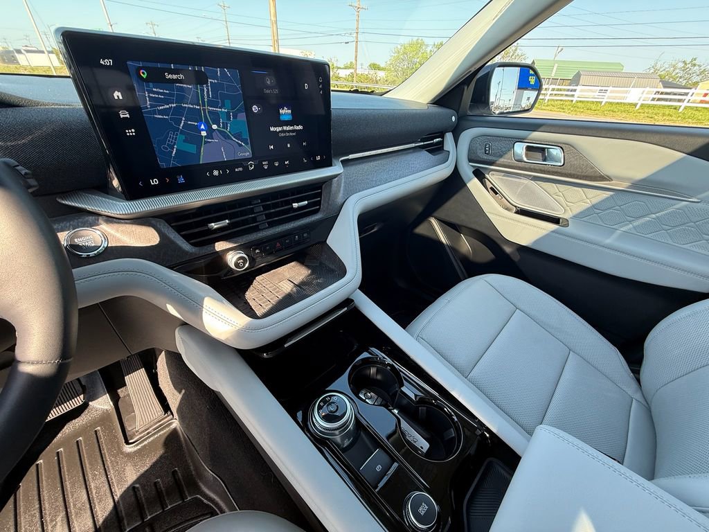 Used 2025 Ford Explorer Platinum w/ Ultimate Package image 15