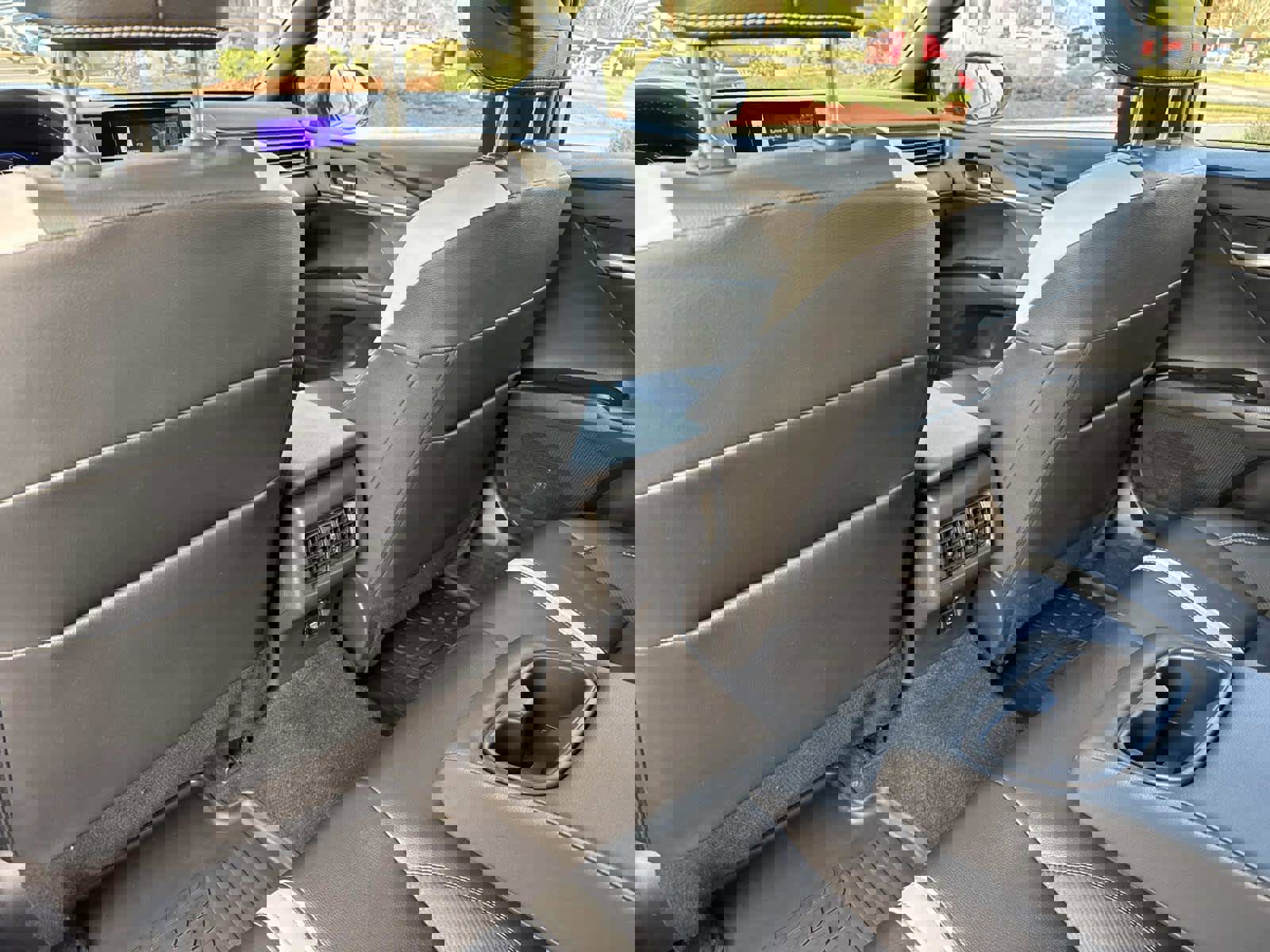 Used 2025 Toyota Camry SE image 12