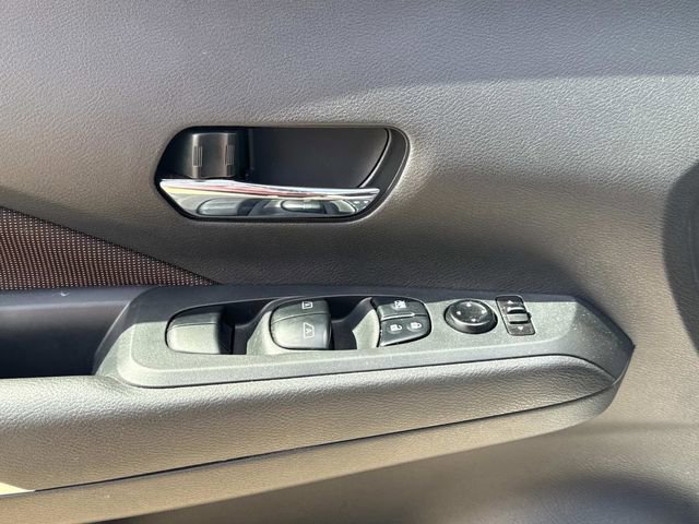 Used 2023 Nissan Kicks SR image 26