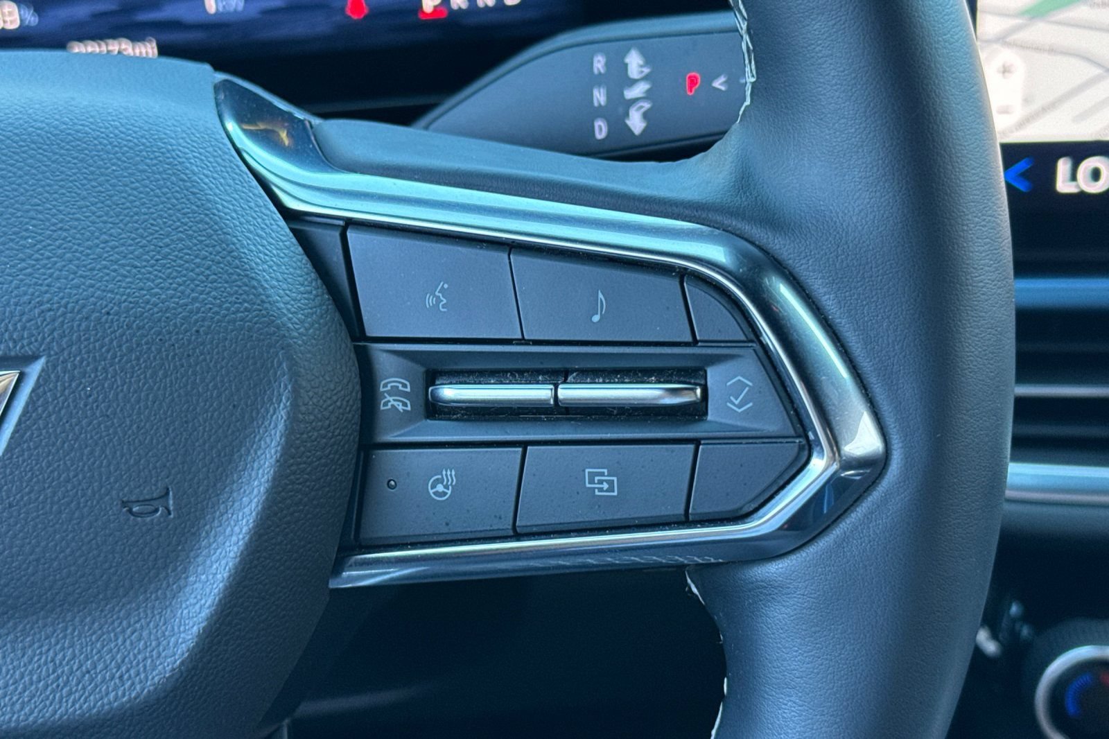 Used 2024 Chevrolet Equinox EV LT FWD image 35