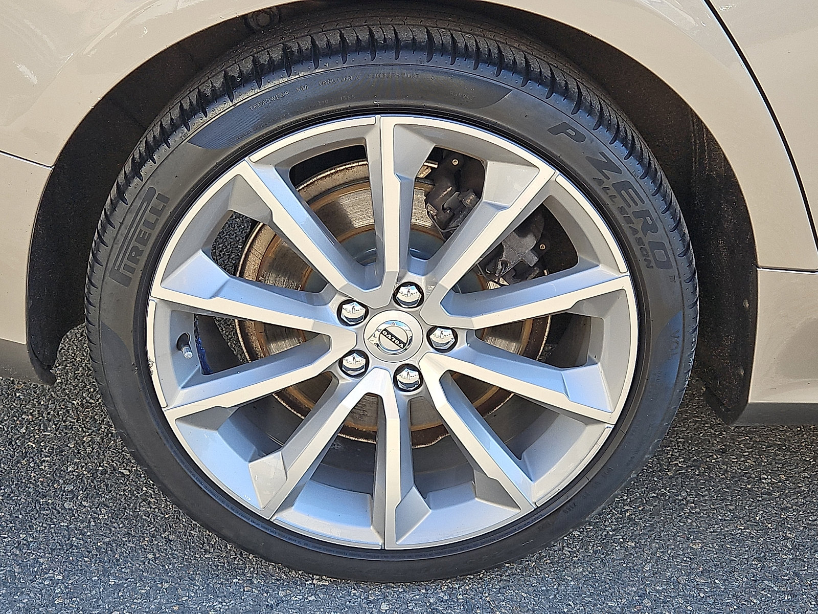 Used 2020 Volvo S60 T6 Momentum w/ Protection Package image 8