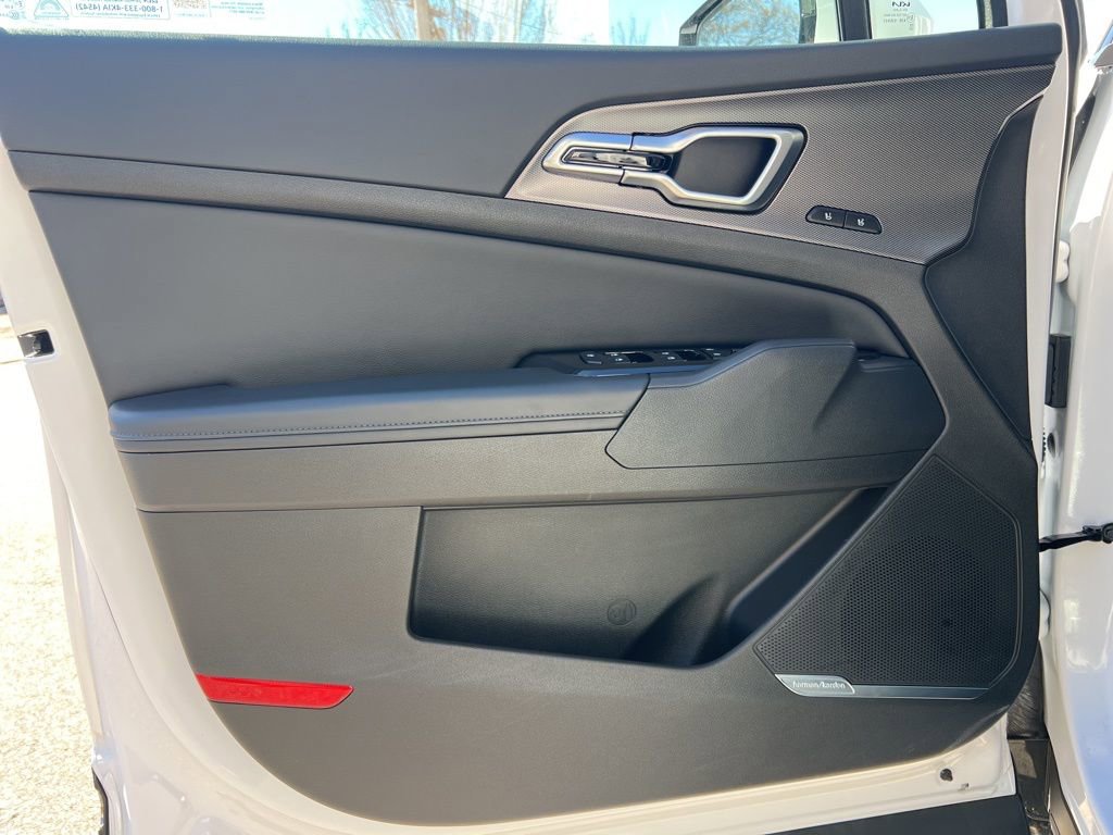 Certified 2025 Kia Sportage SX AWD/4WD image 12
