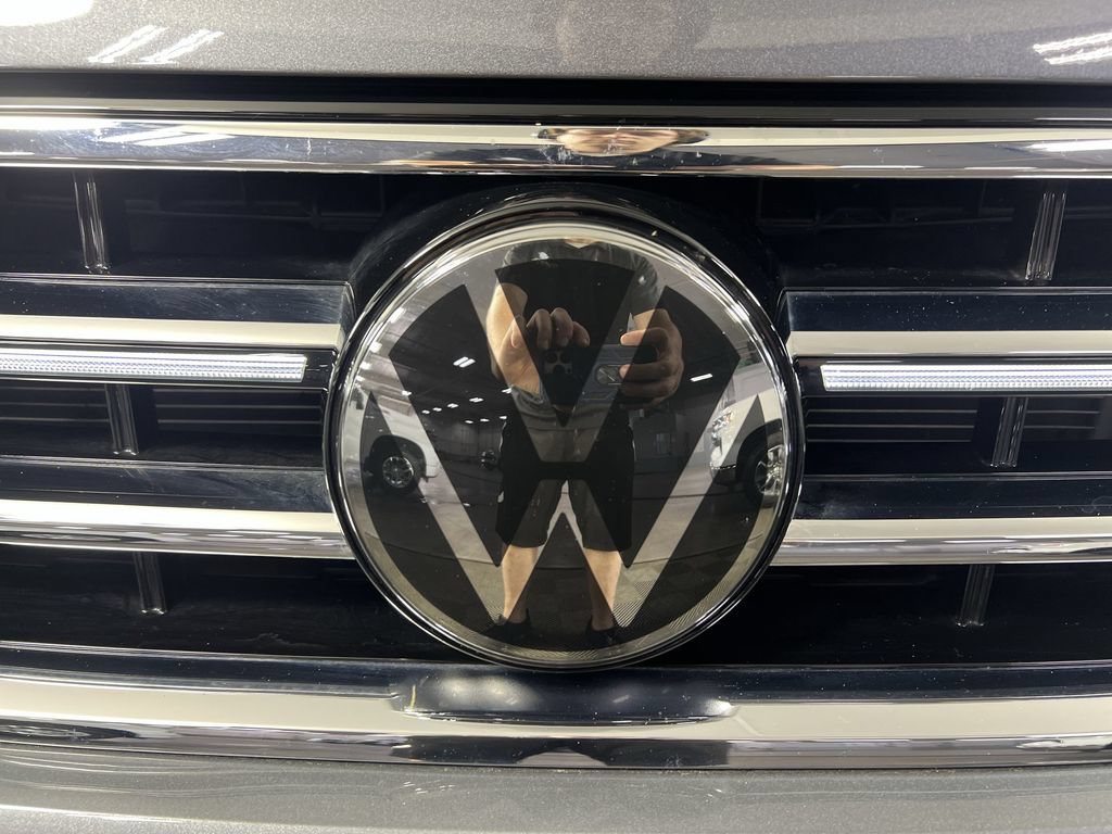 Used 2024 Volkswagen Tiguan SEL R-Line AWD/4WD image 32
