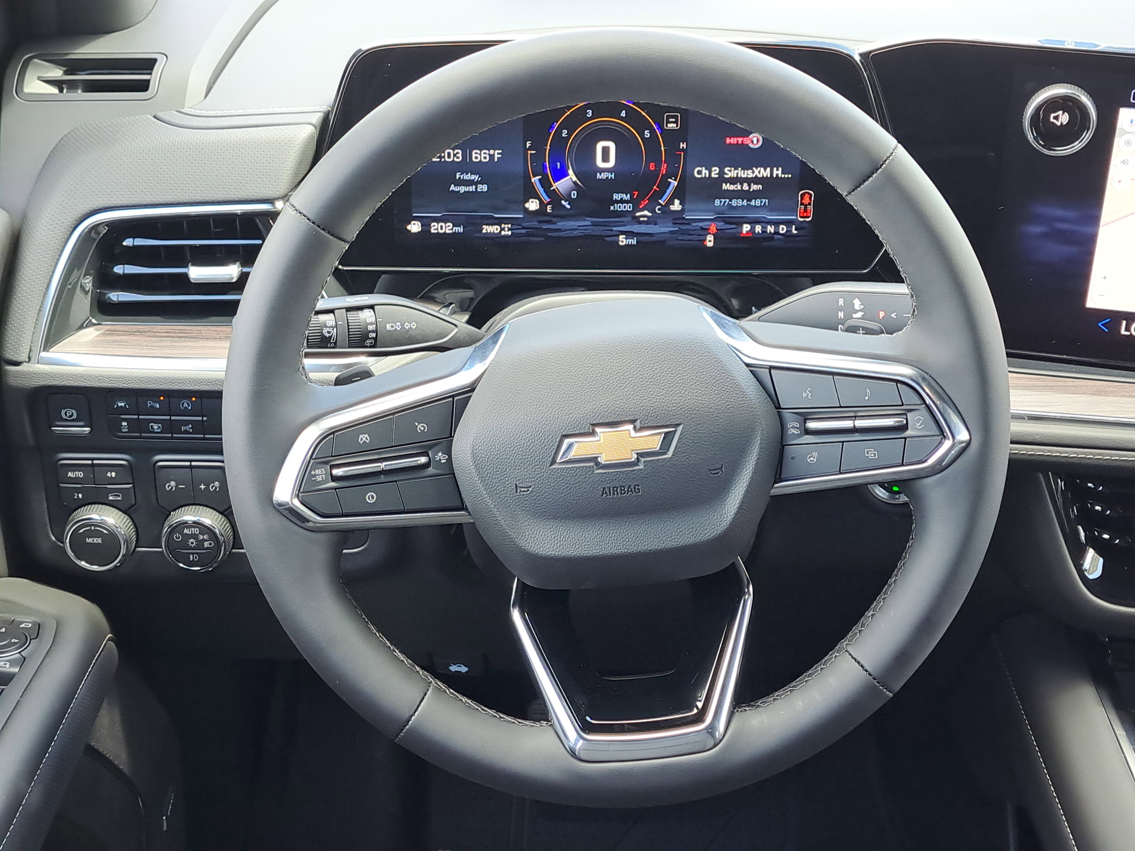 New 2025 Chevrolet Suburban Premier image 24