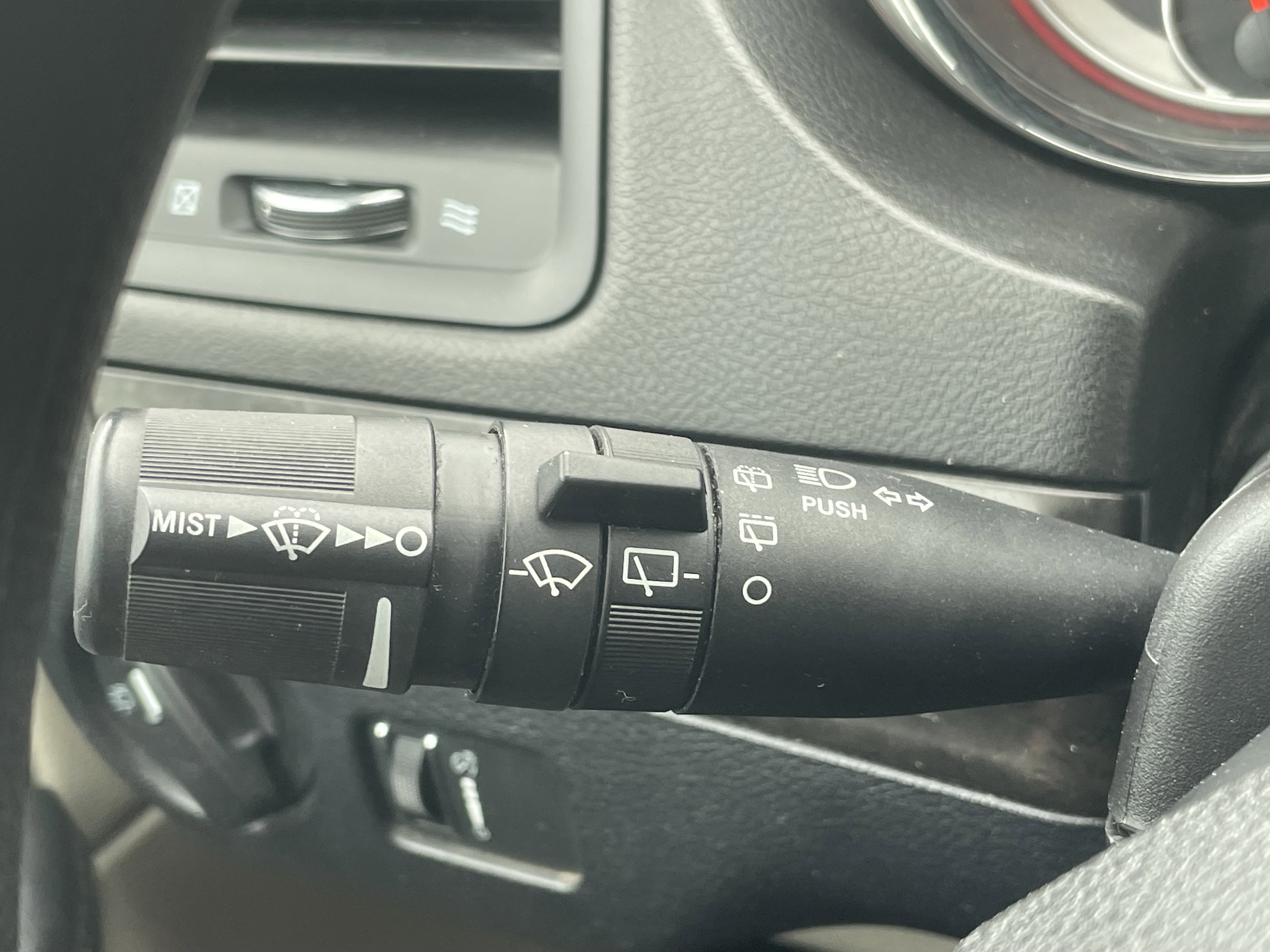 Used 2019 Dodge Grand Caravan SE FWD image 16