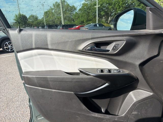 Used 2025 Chevrolet Trax LT w/ Driver Confidence Package FWD image 9