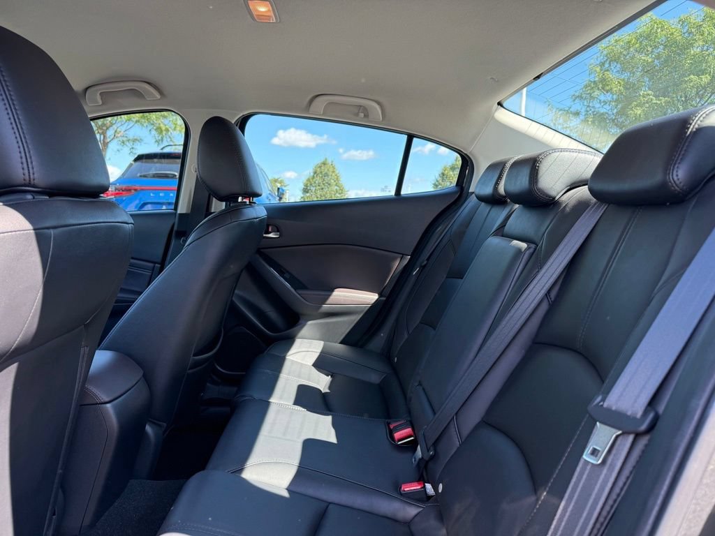 Used 2018 MAZDA MAZDA3 Touring FWD image 16