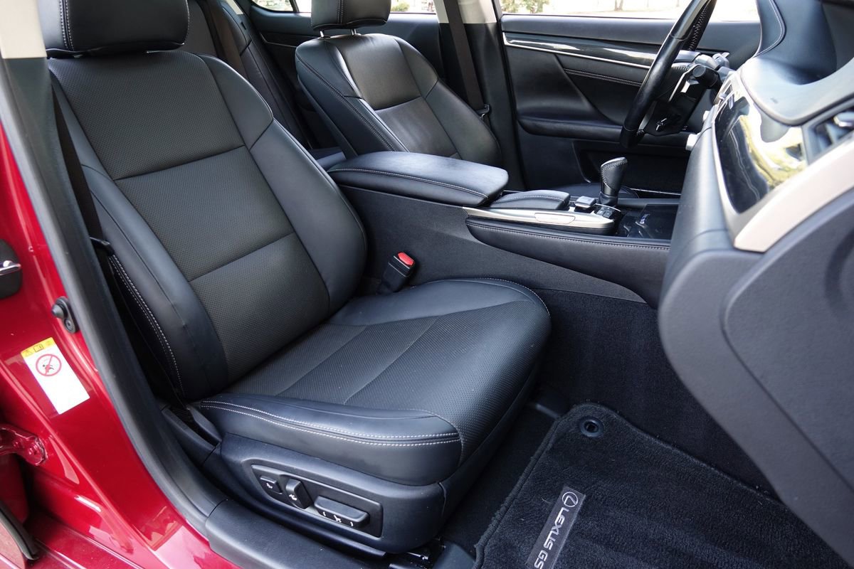 Used 2016 Lexus GS 200t image 8