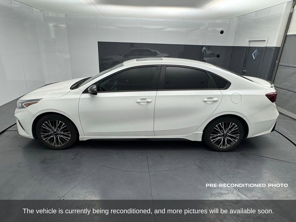 Used 2023 Kia Forte GT-Line w/ GT-Line Premium Package FWD image 2