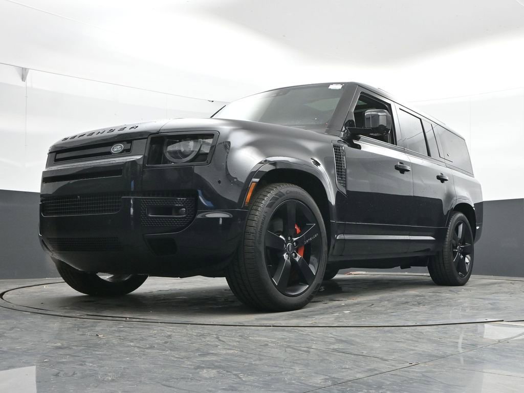 Used 2024 Land Rover Defender 130 X-Dynamic SE image 48