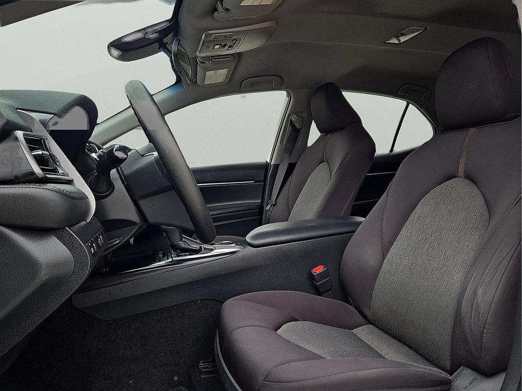 Used 2019 Toyota Camry LE FWD image 13