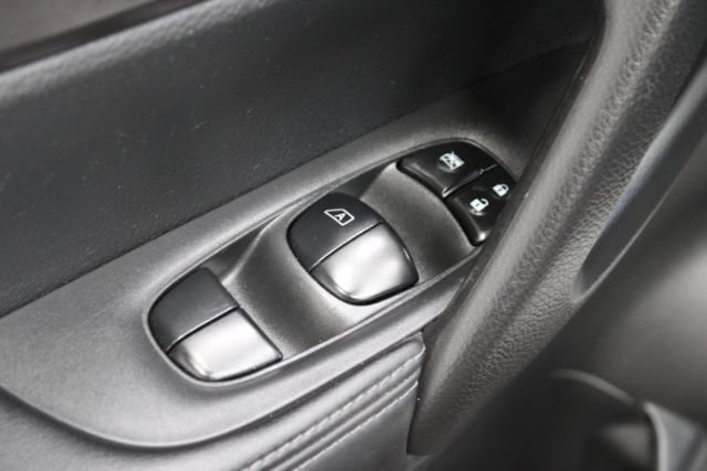 Used 2018 Nissan Rogue Sport S FWD image 10