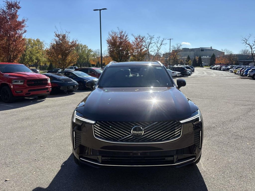New 2026 Volvo XC90 B6 Plus w/ Protection Package Premier image 2