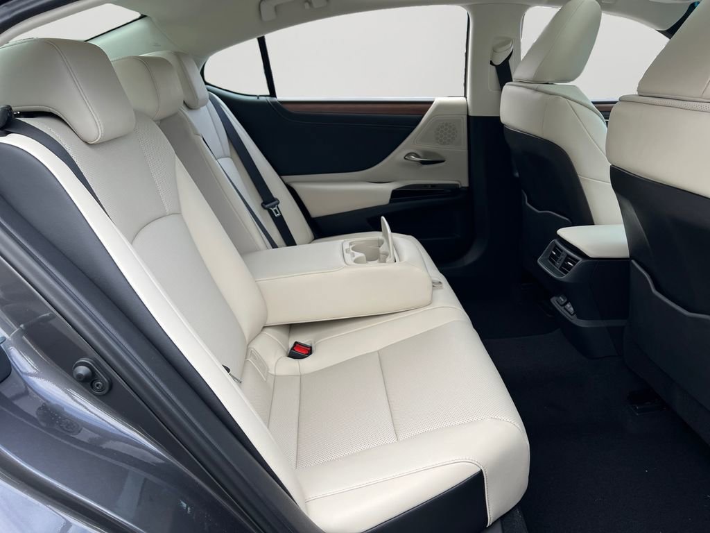 New 2025 Lexus ES 350 w/ Premium Package image 6