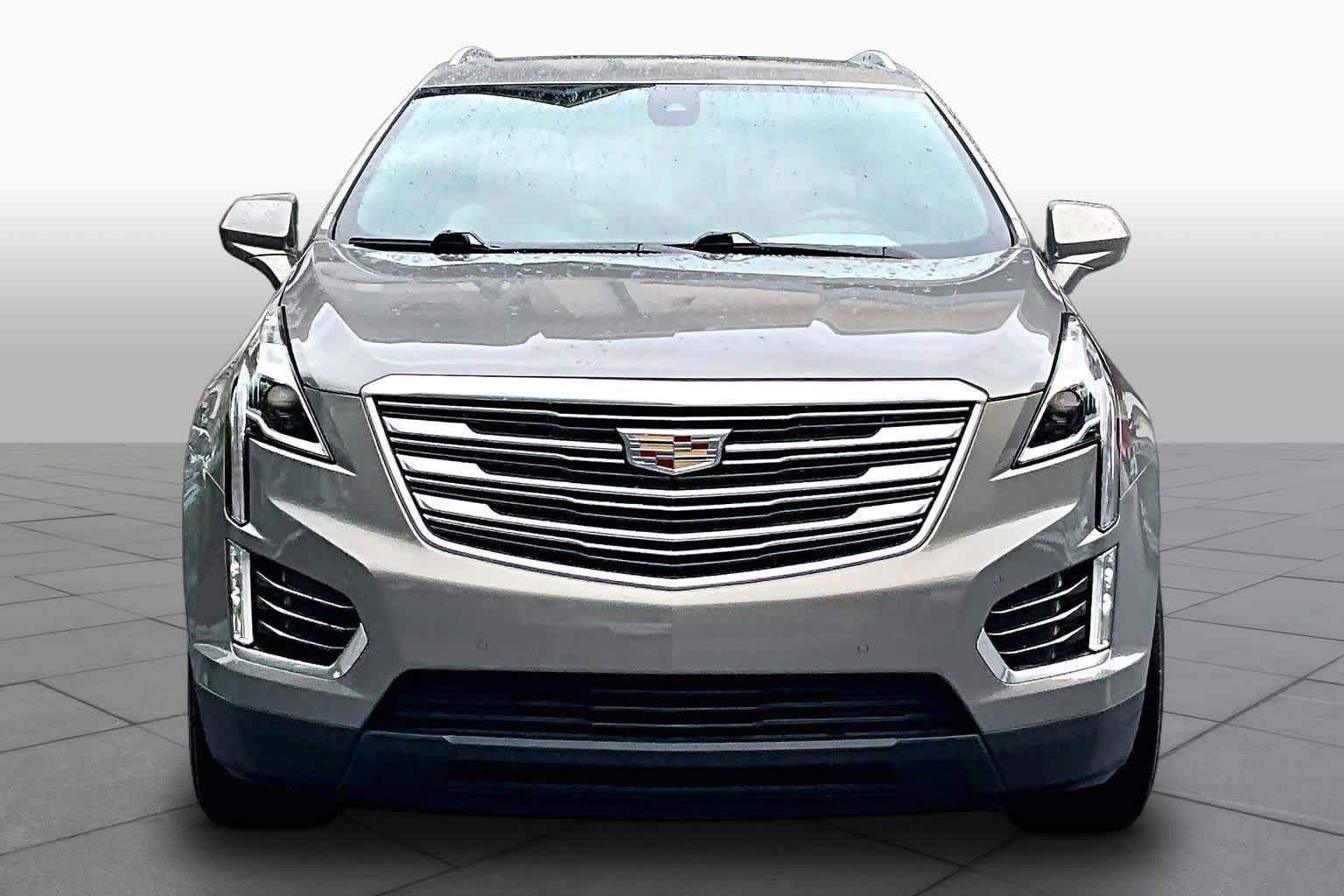 Used 2017 Cadillac XT5 Premium Luxury w/ LPO, Wheel Lock Package FWD image 4