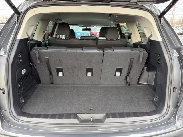 Used 2022 Subaru Ascent Limited image 11